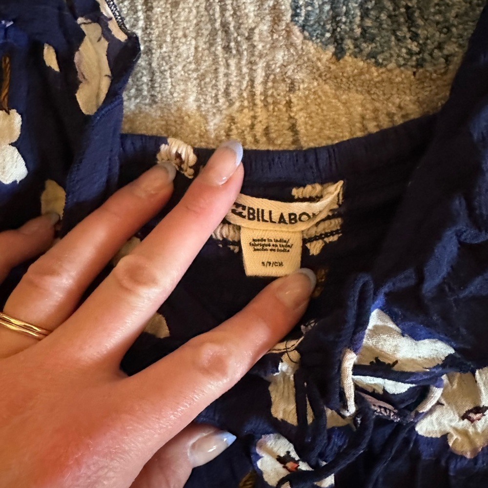 Billabong Floral Navy Blue Romper sz Small - Picture 3 of 3
